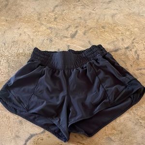 High waisted lululemon hottie hots